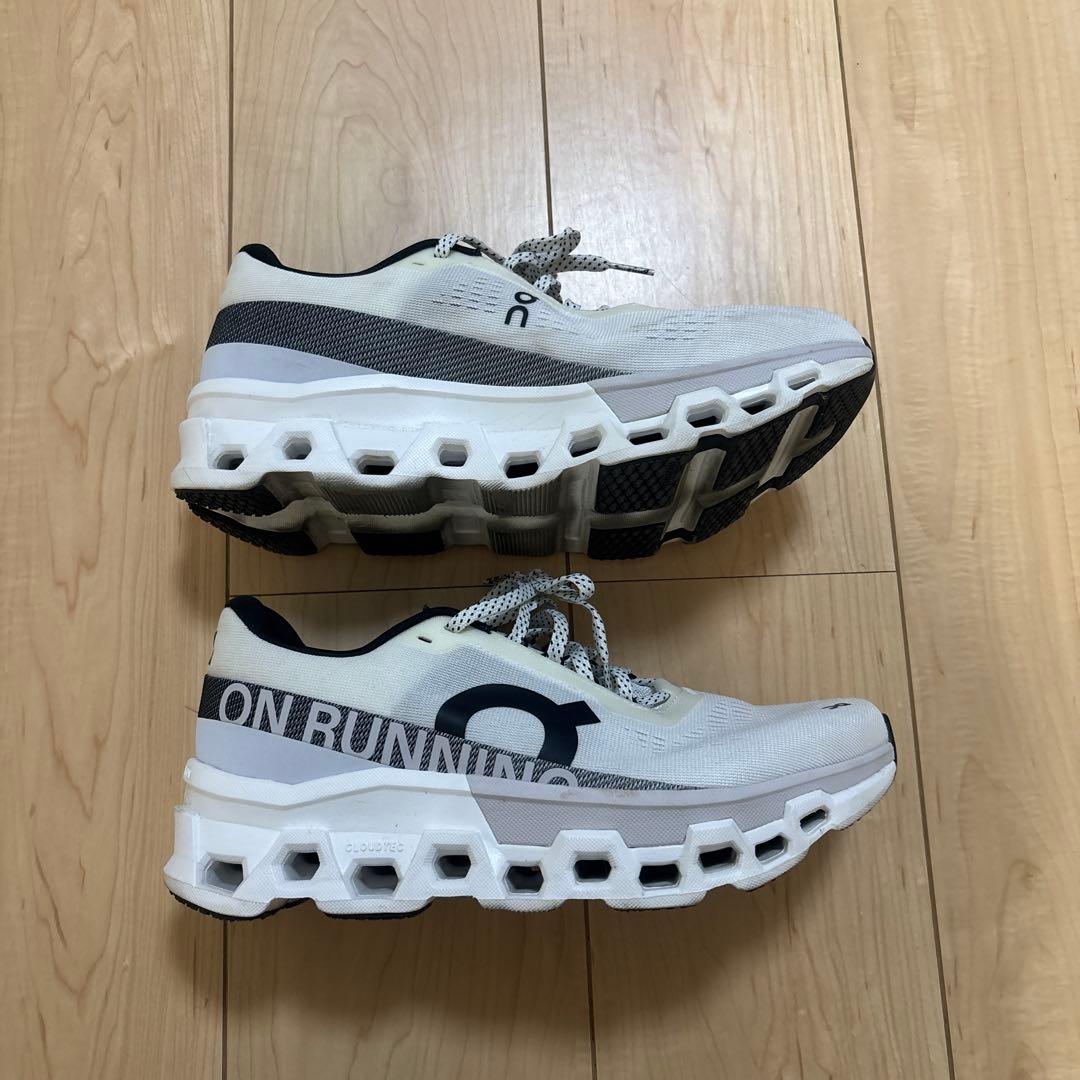 ON RUNNING スニーカー ホワイト/ブラック