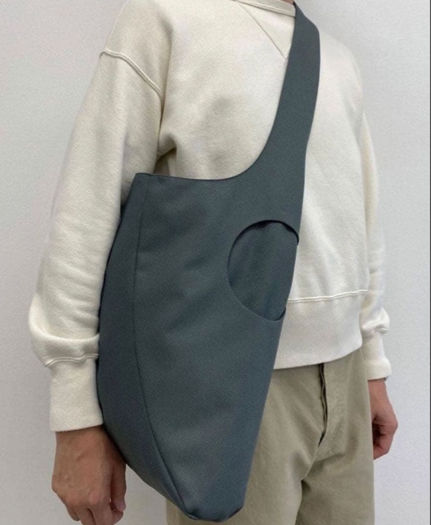 K8.0 ショルダーバッグ Oystershell M