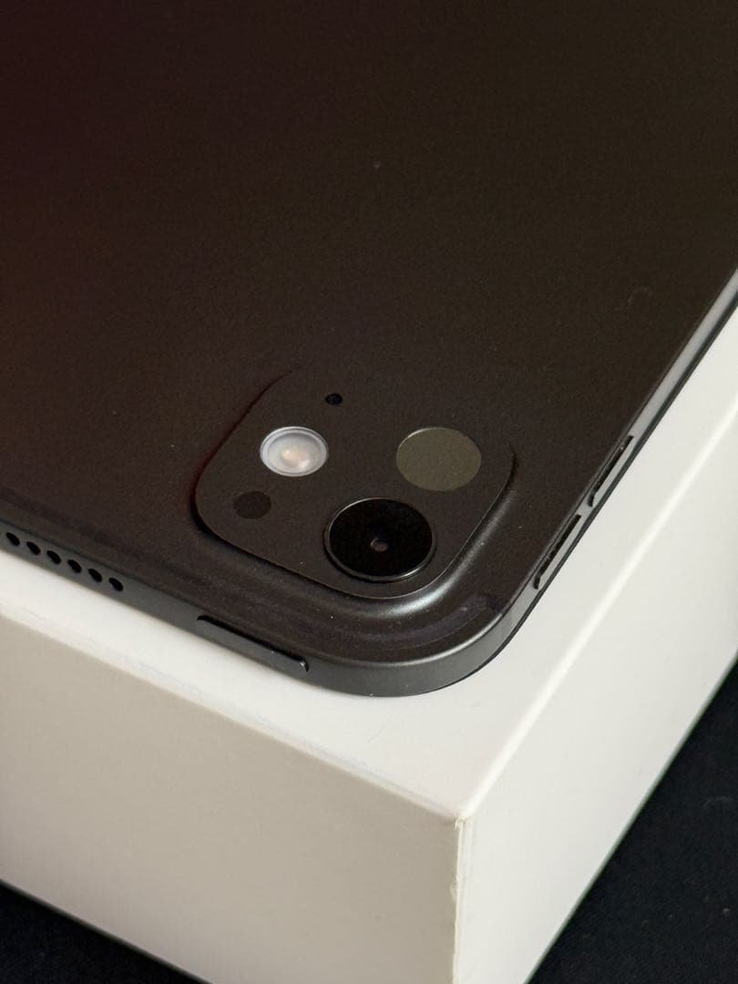 ほぼ新品　iPad Pro M5 13インチ 256GB Wi-Fiモデル