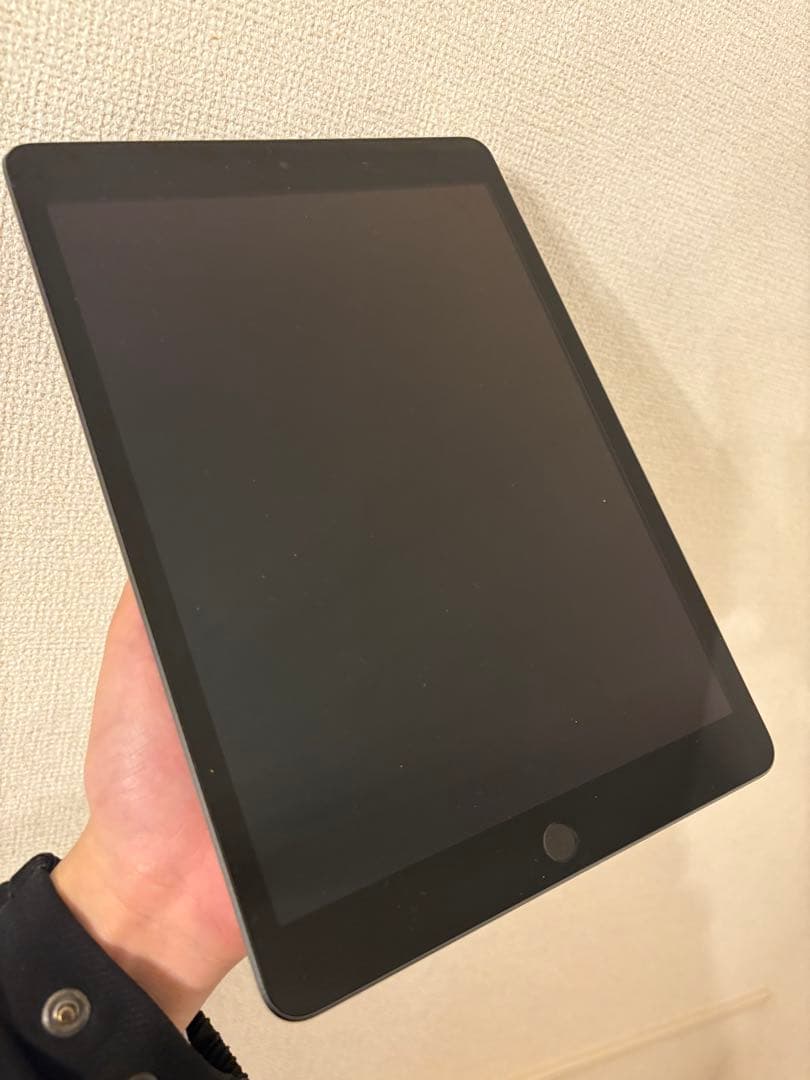 【美品】Apple iPad (第９世代) 256GB スペースグレイ