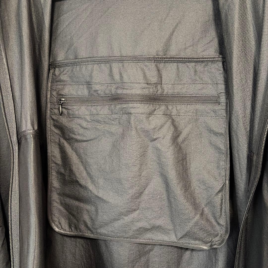 デサント　オルテライン　スイフトライト フーディー　サイズO 軽量、ポケッタブル