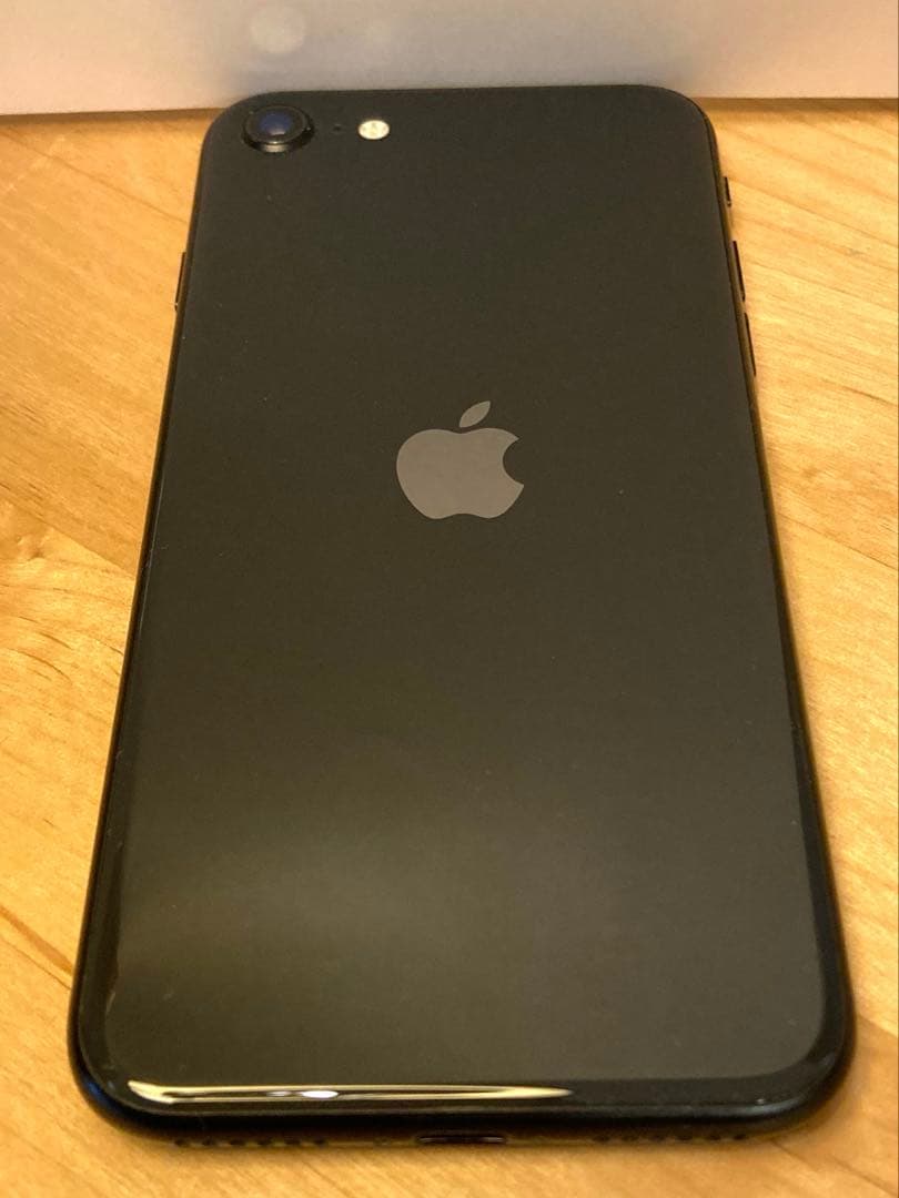 Apple iPhone SE（第2世代）黒 64GB 中古品（海外版）