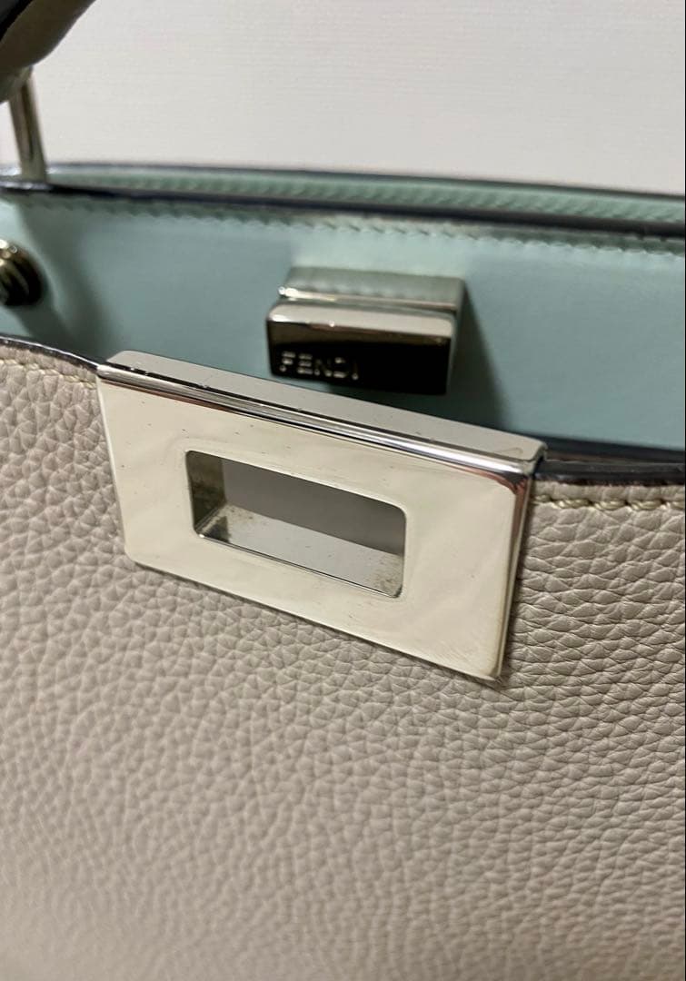 定価57.7万円 フェンディ ピーカブー ISeeU スモール　レザーバッグ