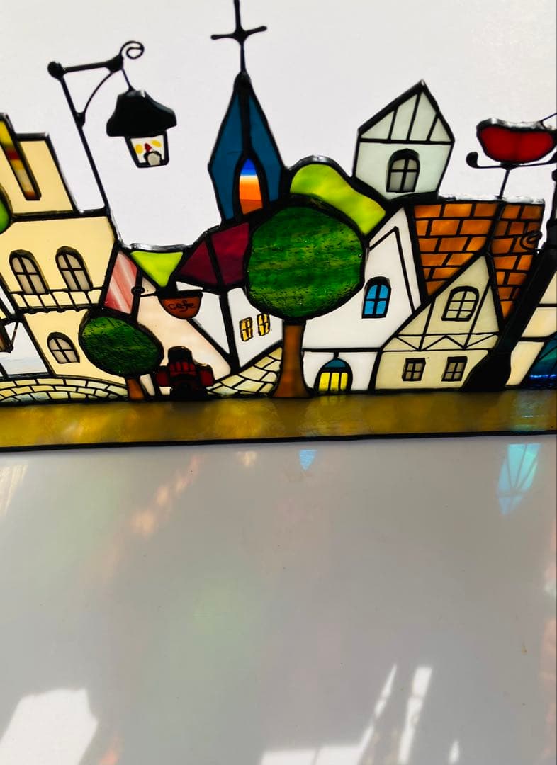 ステンドグラス　ガス燈のある街並み