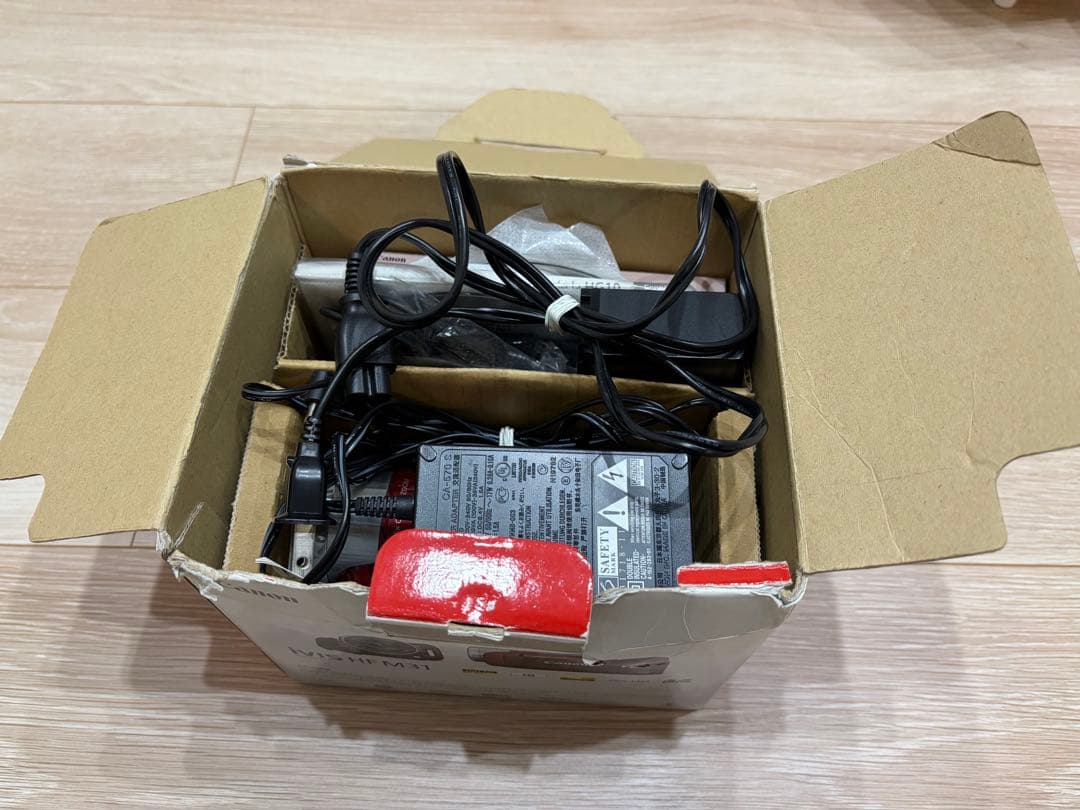 動作確認済み　Canon IVIS HF M31 ビデオカメラ本体　付属品付き