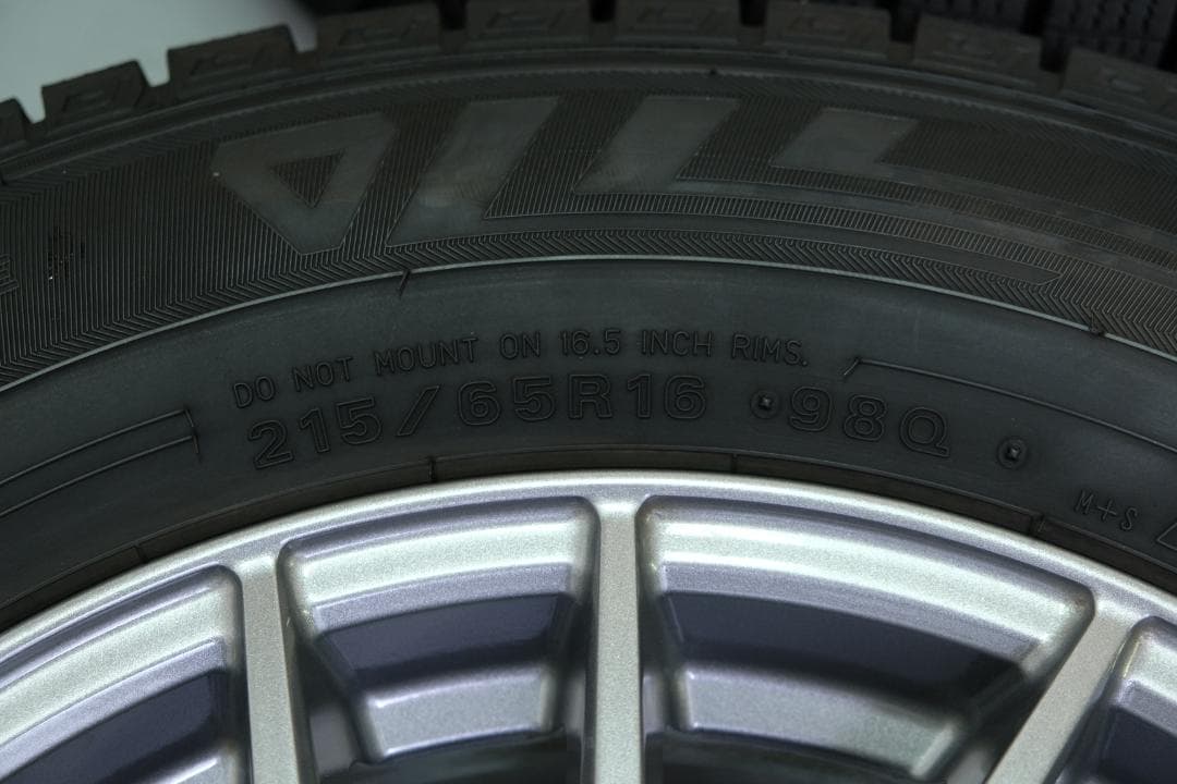 中古スタッドレス 16インチ WM03 215/65R16 アルファード など