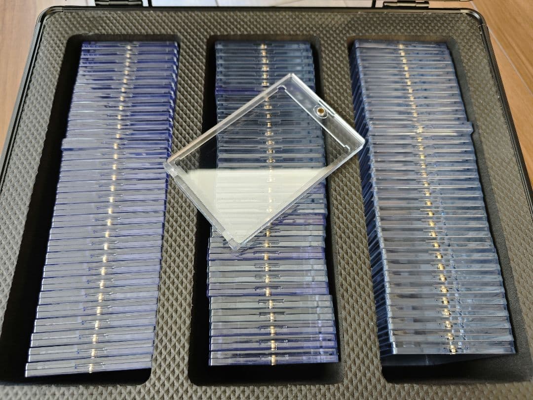 HG CHASING TRIBE 収納ケース＋マグネットローダー 96枚