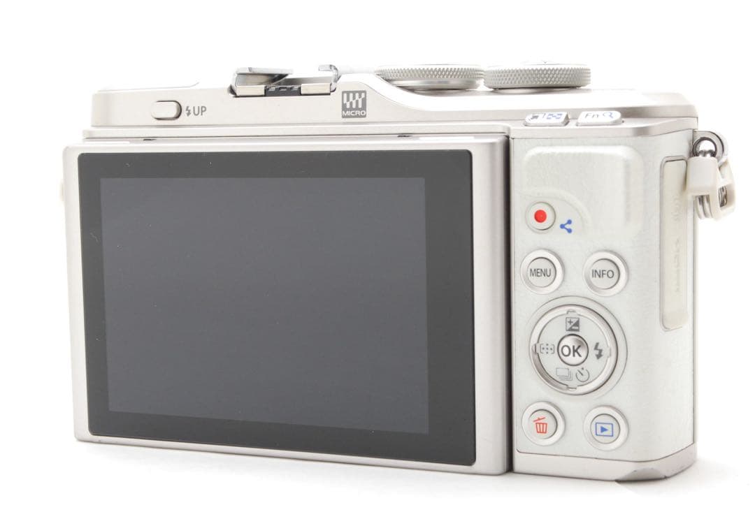 ✨極美品✨オリンパス E-PL10 ボディ❤️ショット数わずか3,601回！