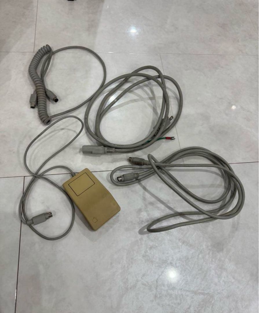 Apple Macintosh SE/30 本体、キーボード、マウス、ゲーム等