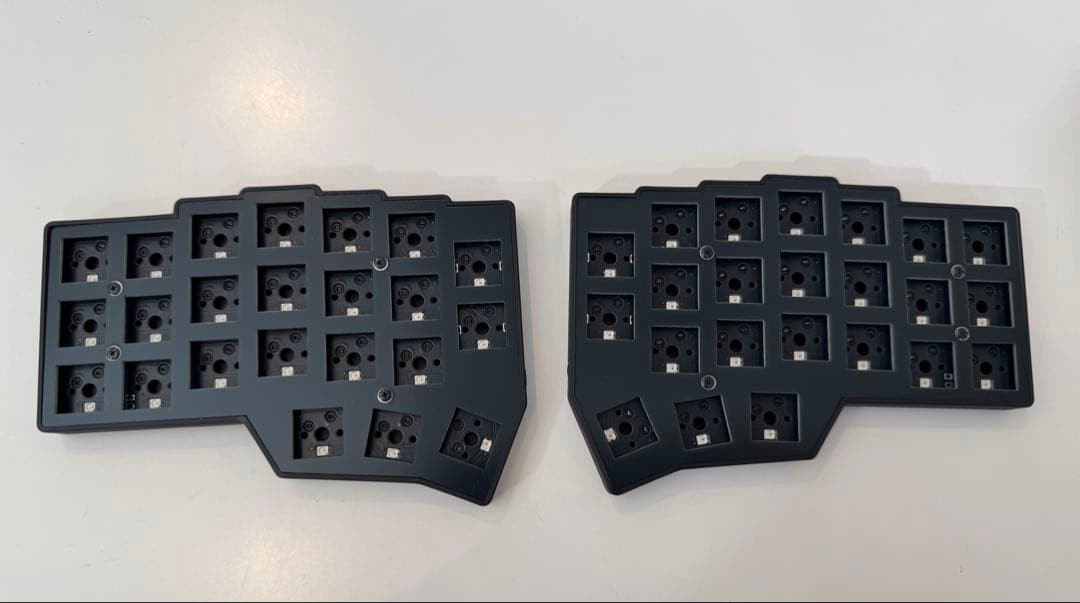 【新品】 corne v4 cherry 完成品keychron静音、ケーブル付