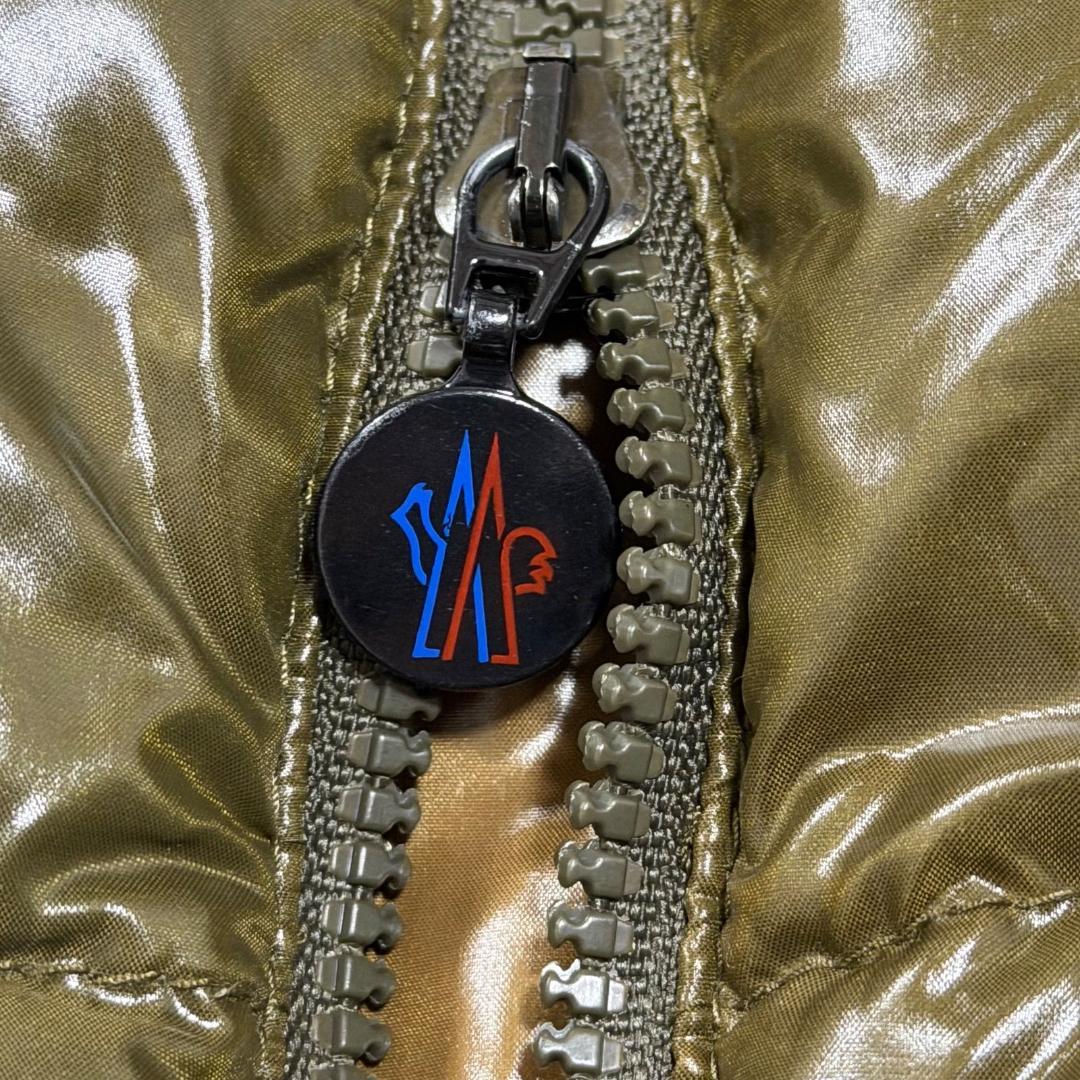 15507✨MONCLER ダウンベスト/0/ナイロン カーキ ワッペン