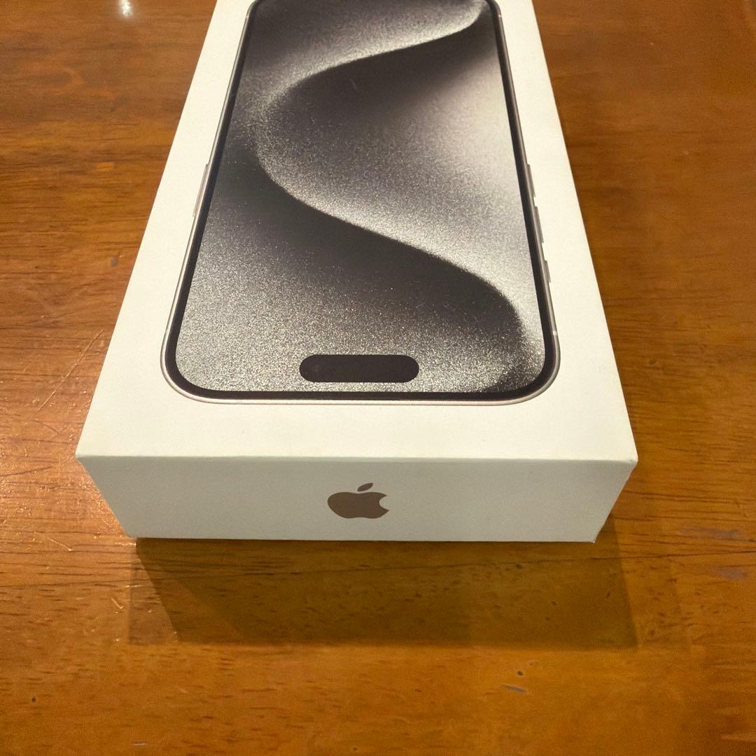 超美品iPhone 15 Pro 512gb本体