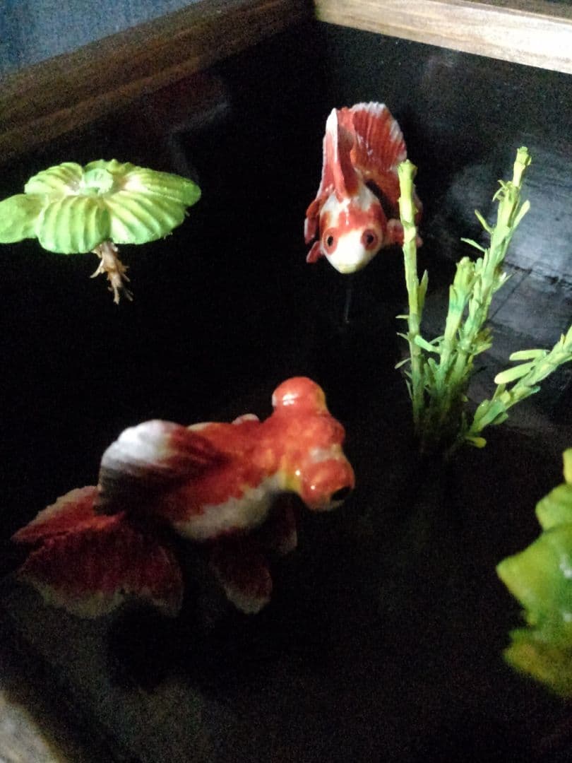 木彫りの金魚