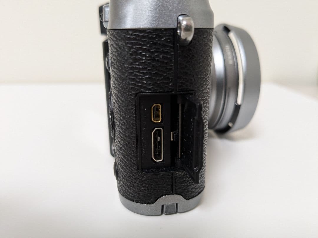 FUJIFILM FinePix X100 テレコンバージョンレンズ付き