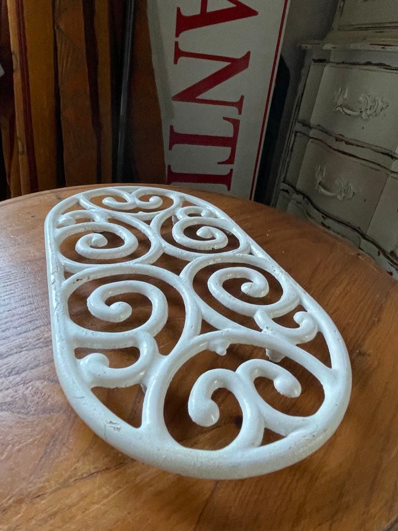 フランス　アンティーク　素敵な　アイアン　トリベット　鍋敷き　ホワイト