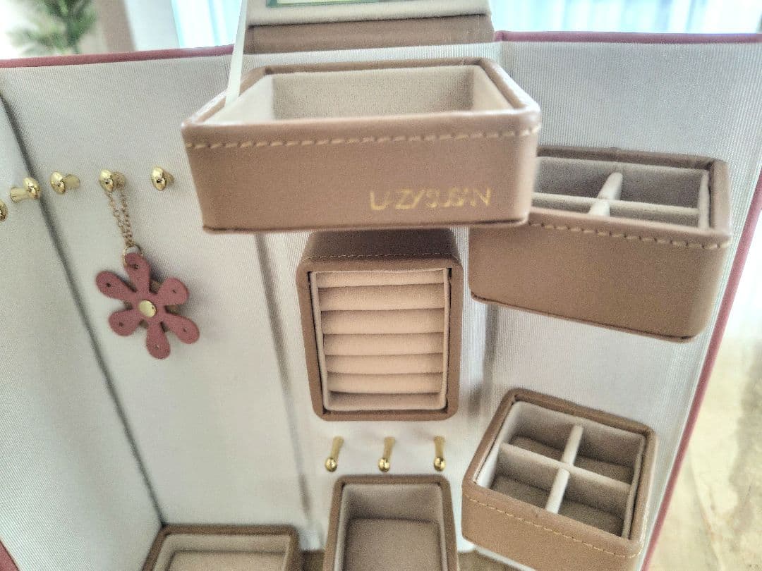 新品同様☆LAZY SUSAN レイジースーザン✨ジュエリーボックス♥フラワー