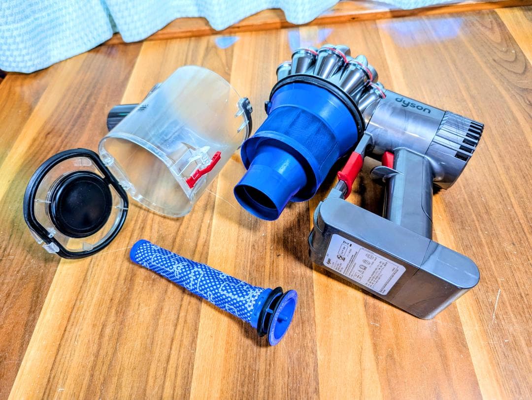 【メンテナンス済み】ダイソンコードレス掃除機 DC74　A1668