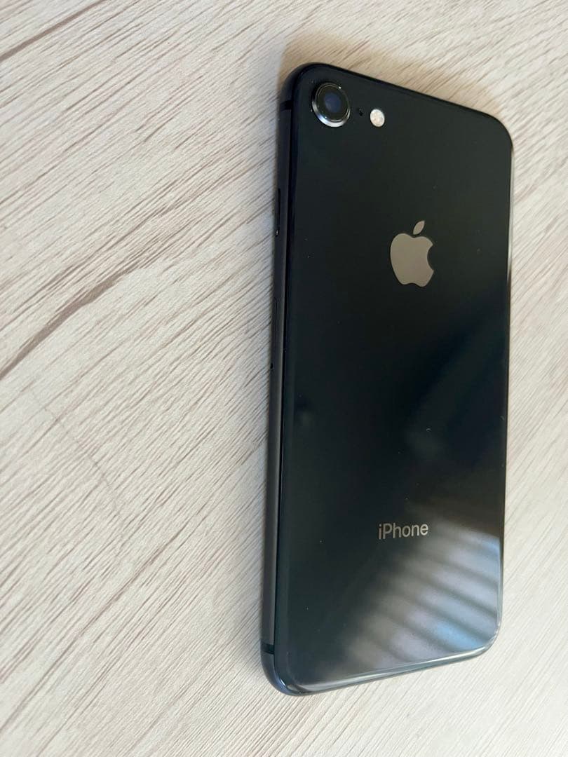 iPhone 8 64GB ブラック