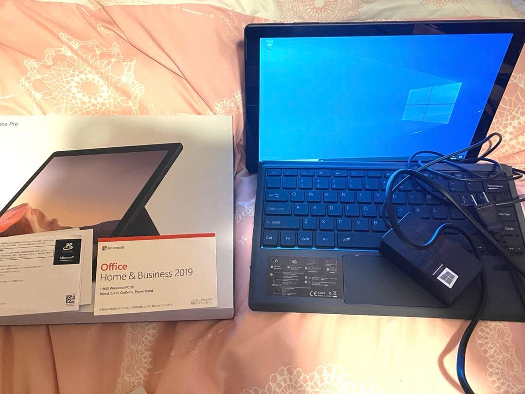 Microsoft Surface Pro7（起動確認済み.初期化済み）