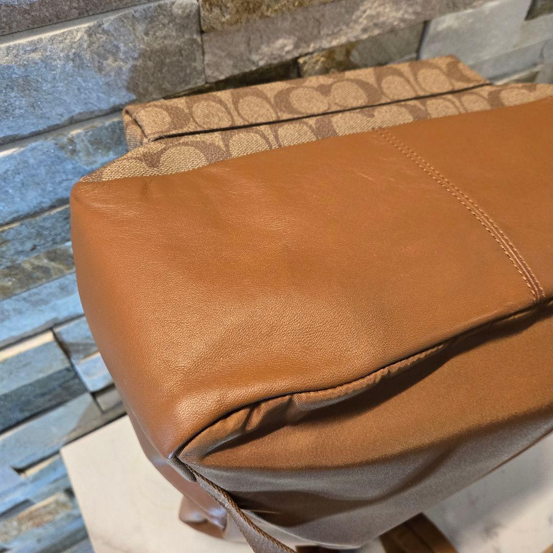 美品　COACH　コーチ　シグネチャー　リュック　デイパック　ブラウン