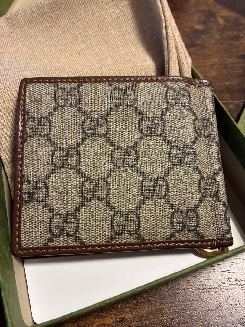 美品　GUCCI 二つ折りマネークリップ
