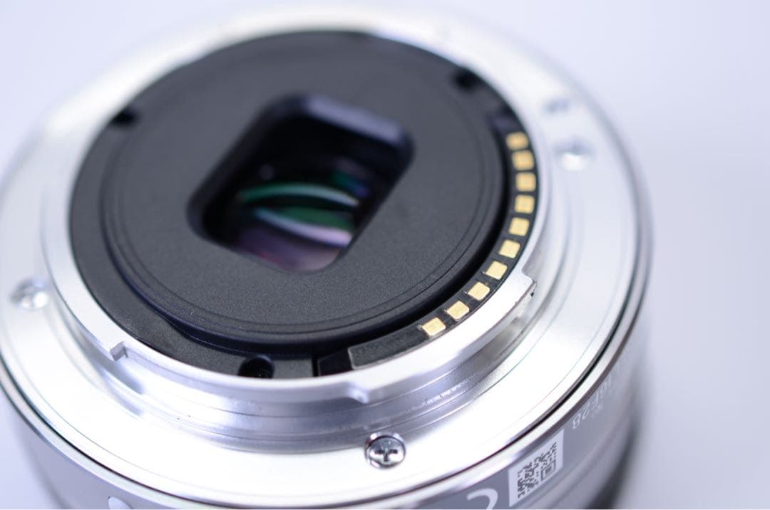 SONY E16mm F2.8 単焦点｜軽量パンケーキ｜外観光学ともに美品