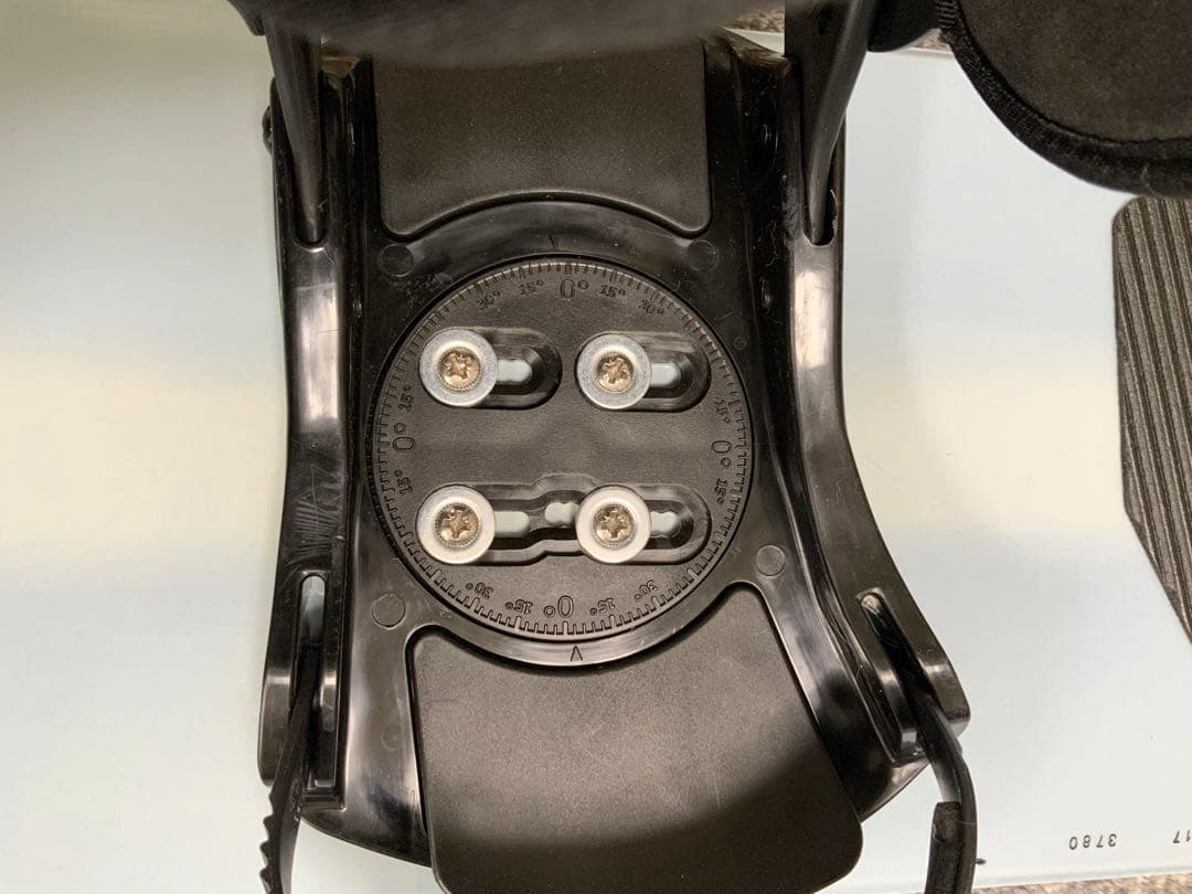 良品　SALOMON スノーボード 144cm バインディング付