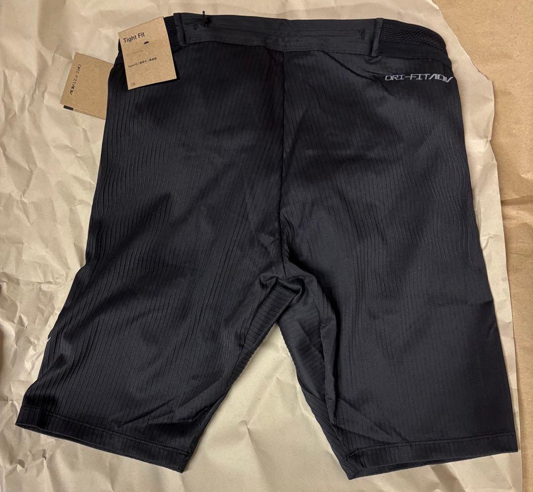 ナイキ　エアロスイフト　ハーフタイツ　ドライフィット　FN3370-011 S