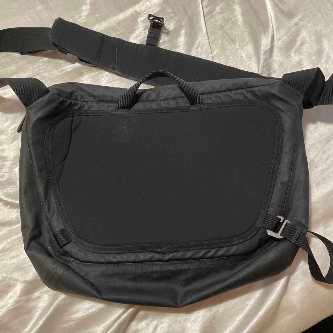 アークテリクス　グランヴィル 10 クーリエ バッグ