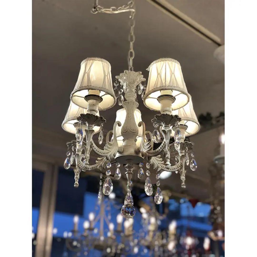 ホワイトアンティークシャンデリア