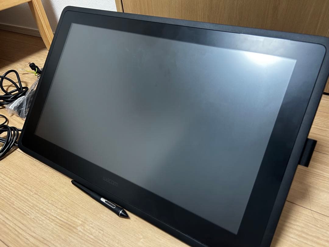 Wacom Cintiq22 液晶ペンタブレット 本体 + 付属品