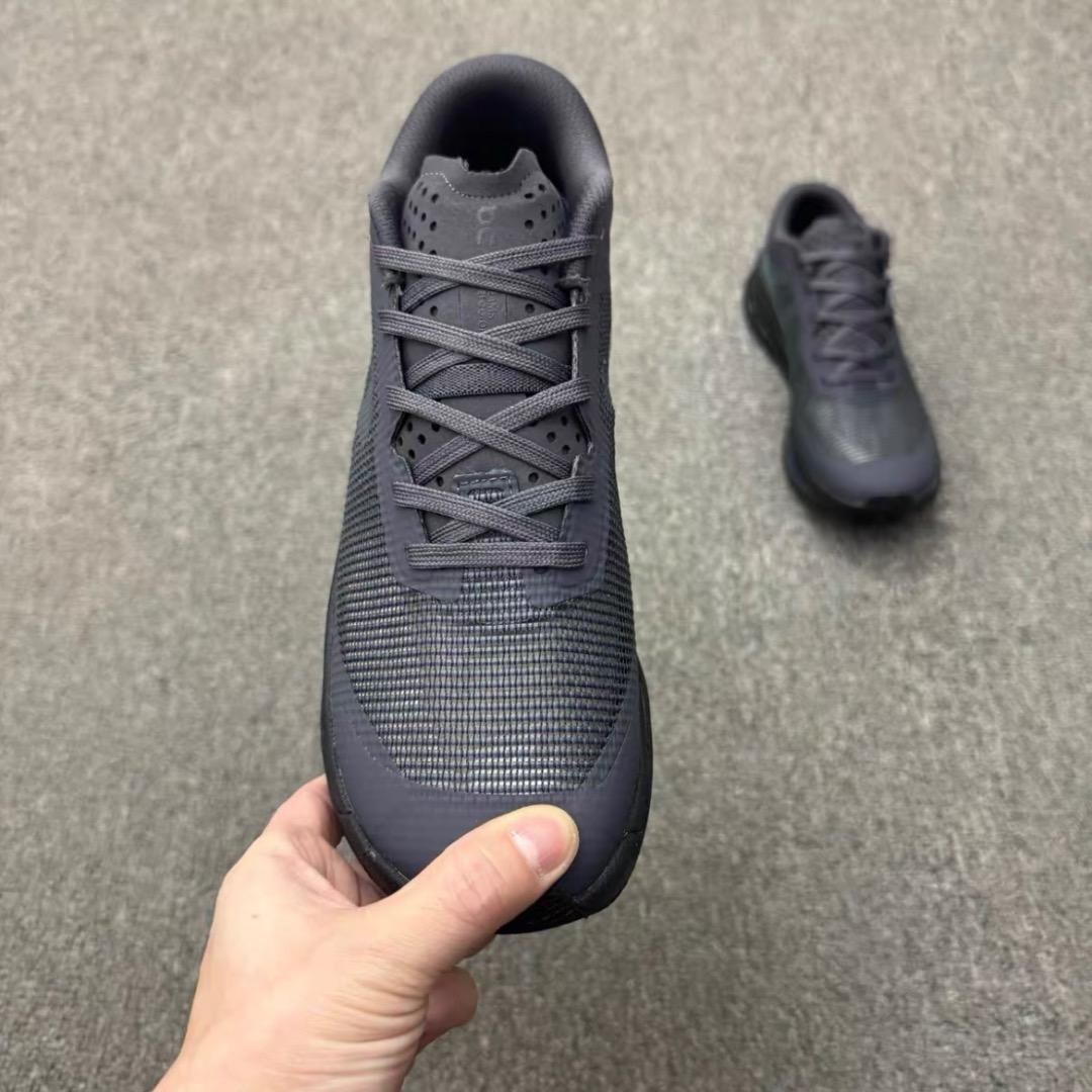 靴 On x BEAMS x REI Co-op Cloudultra 3