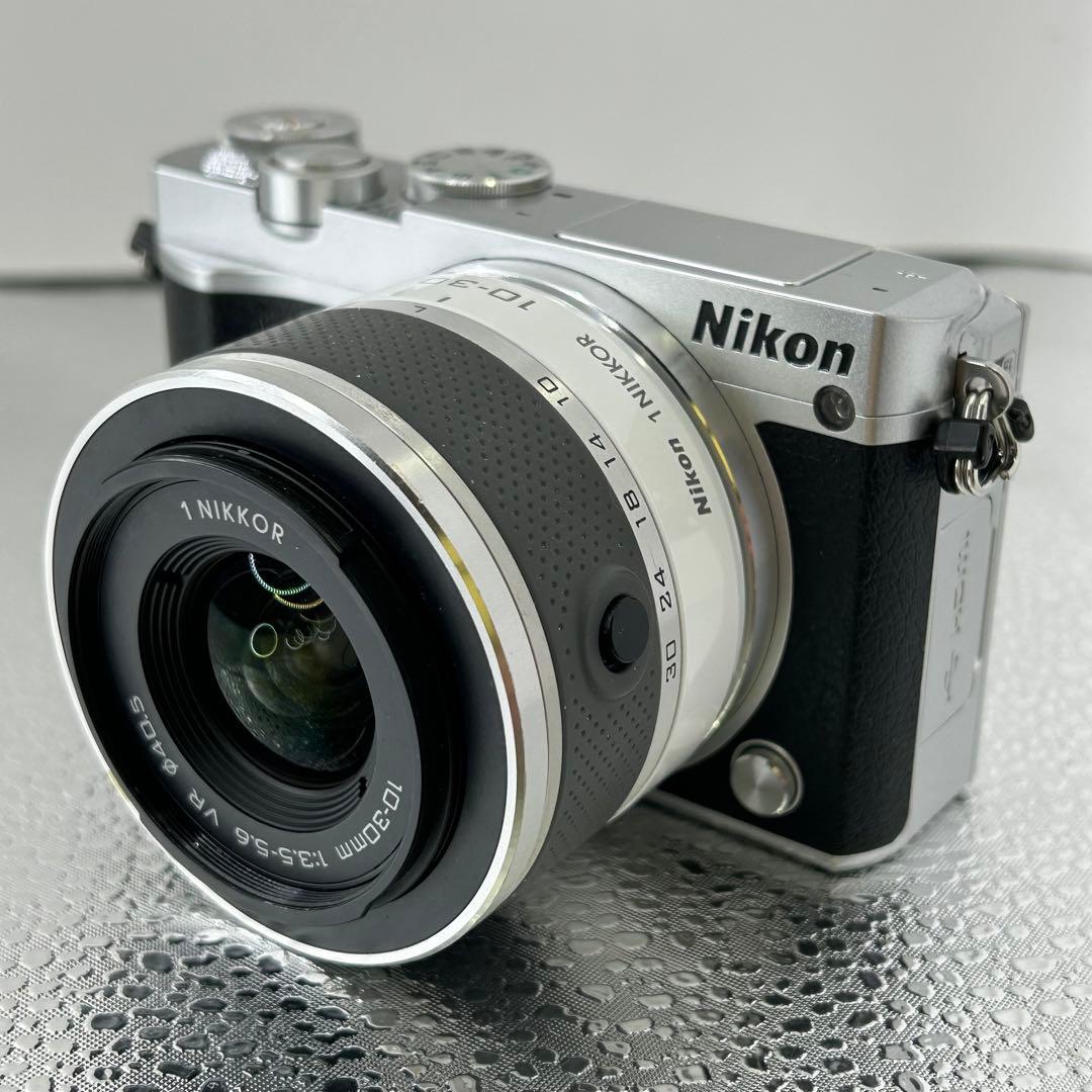 ■美品 Nikon ニコン 1 J5 レンズセット ミラーレスカメラ