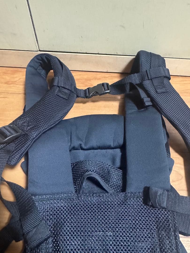 アップリカ　ラクリス　抱っこ紐　ブラック