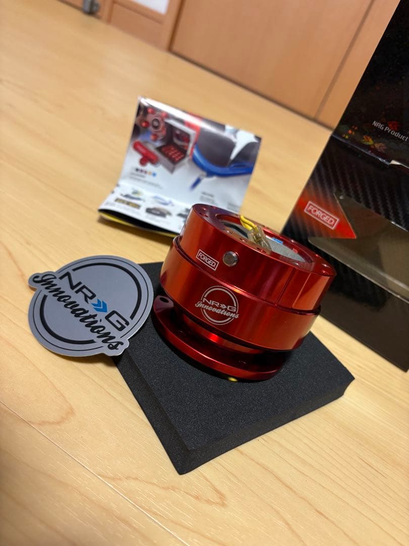 NRG Innovations ステアリングハブ レッド