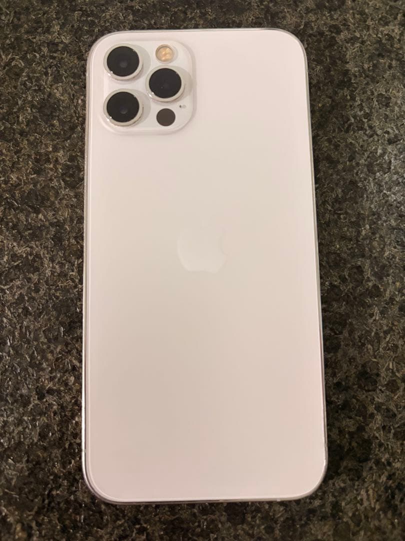 【週末値下げ】Apple iPhone 12 Pro シルバー