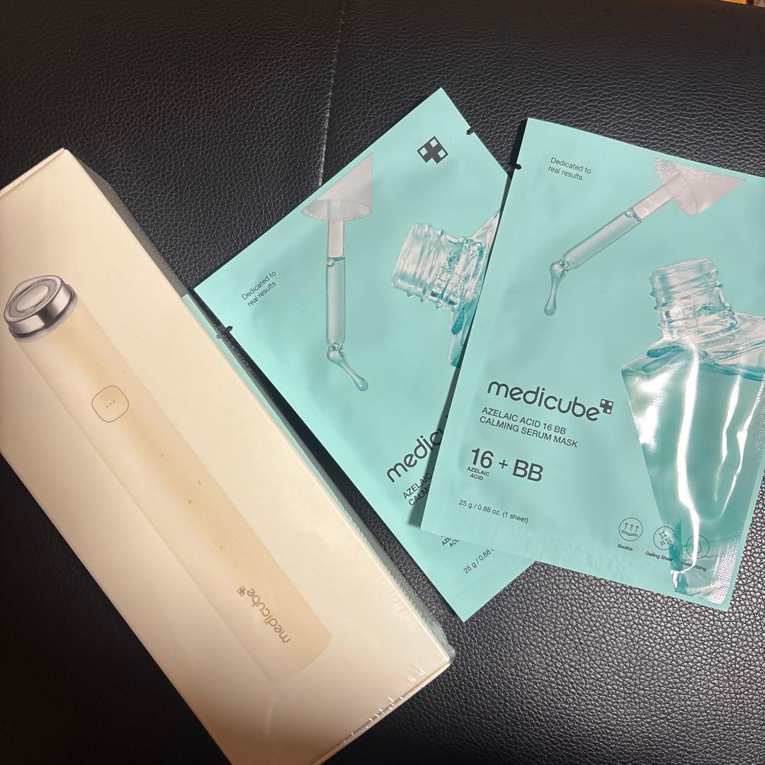 medicube 美顔器ミニ 新作ベージュ 新品未使用、未開封