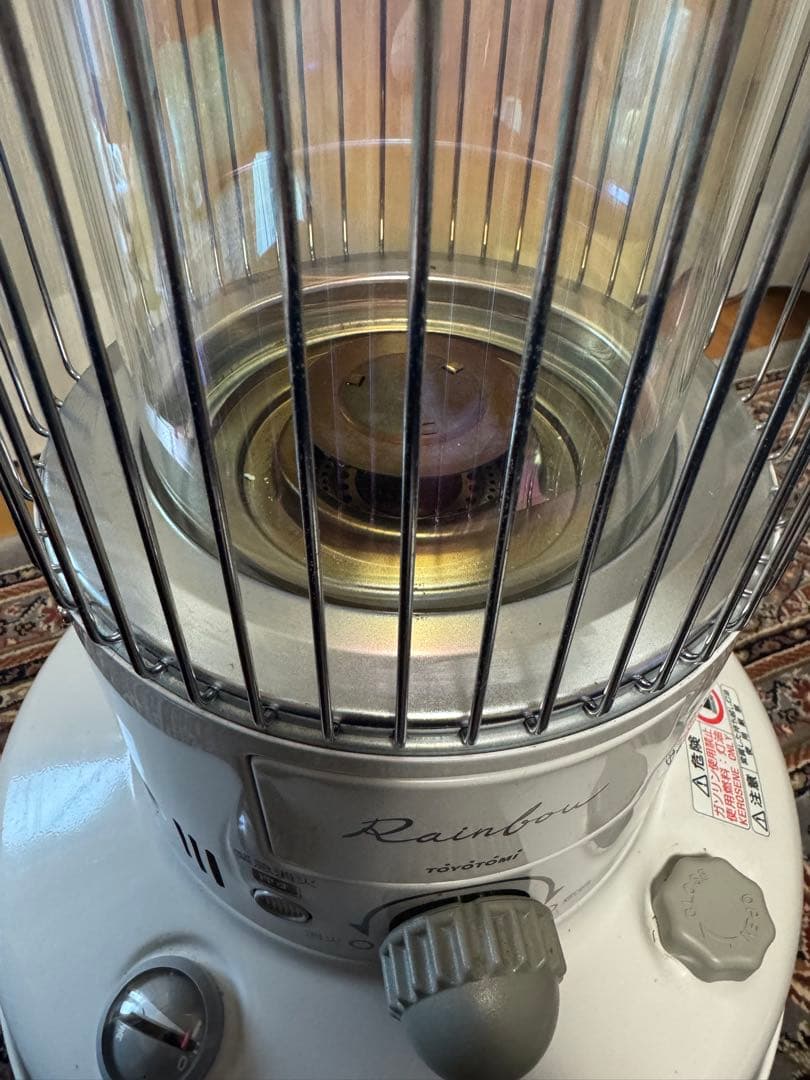 トヨトミ　石油ストーブ　レインボー