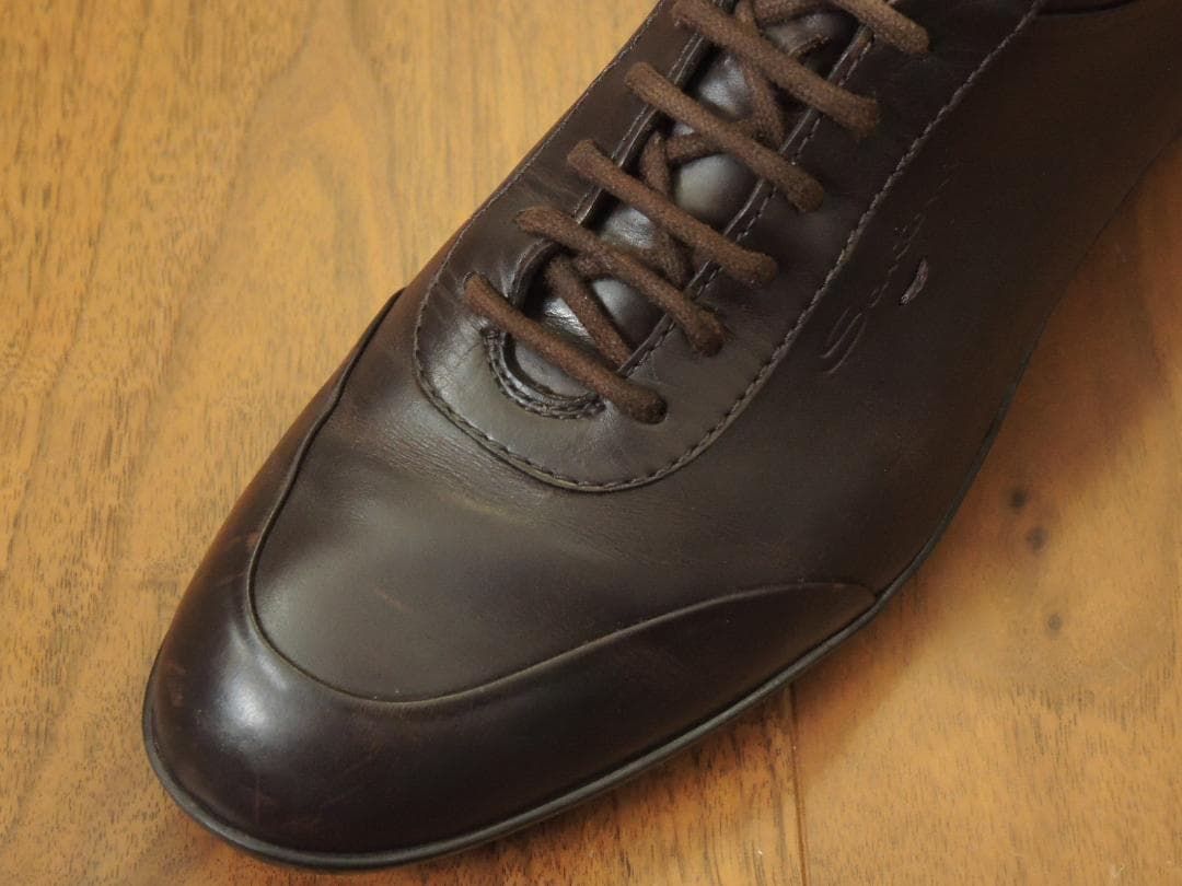 9万円 サントーニ　レザースニーカー　6.5　JP25　一番売れている超定番