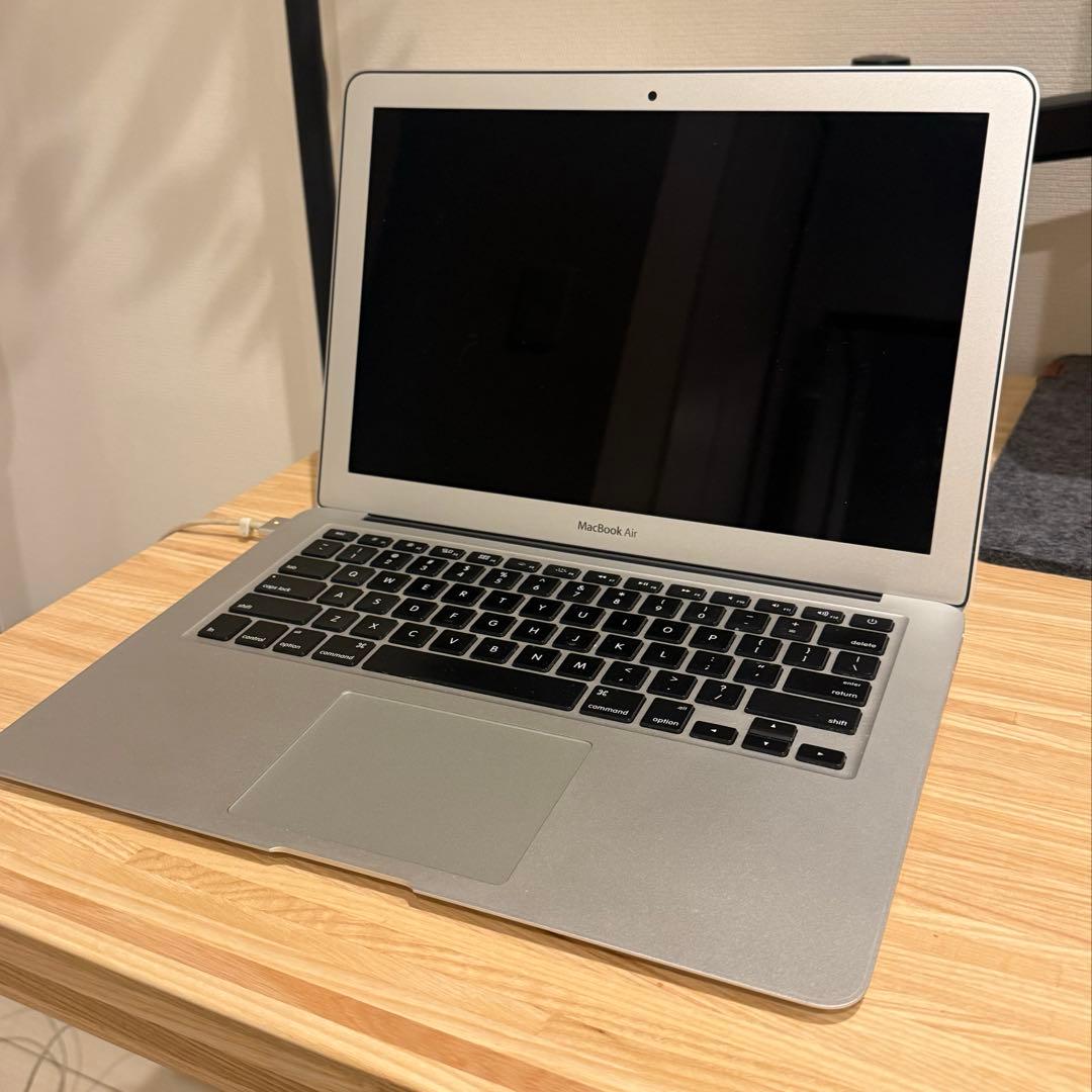 MacBook Air A1466 【ジャンク品: バッテリー劣化】