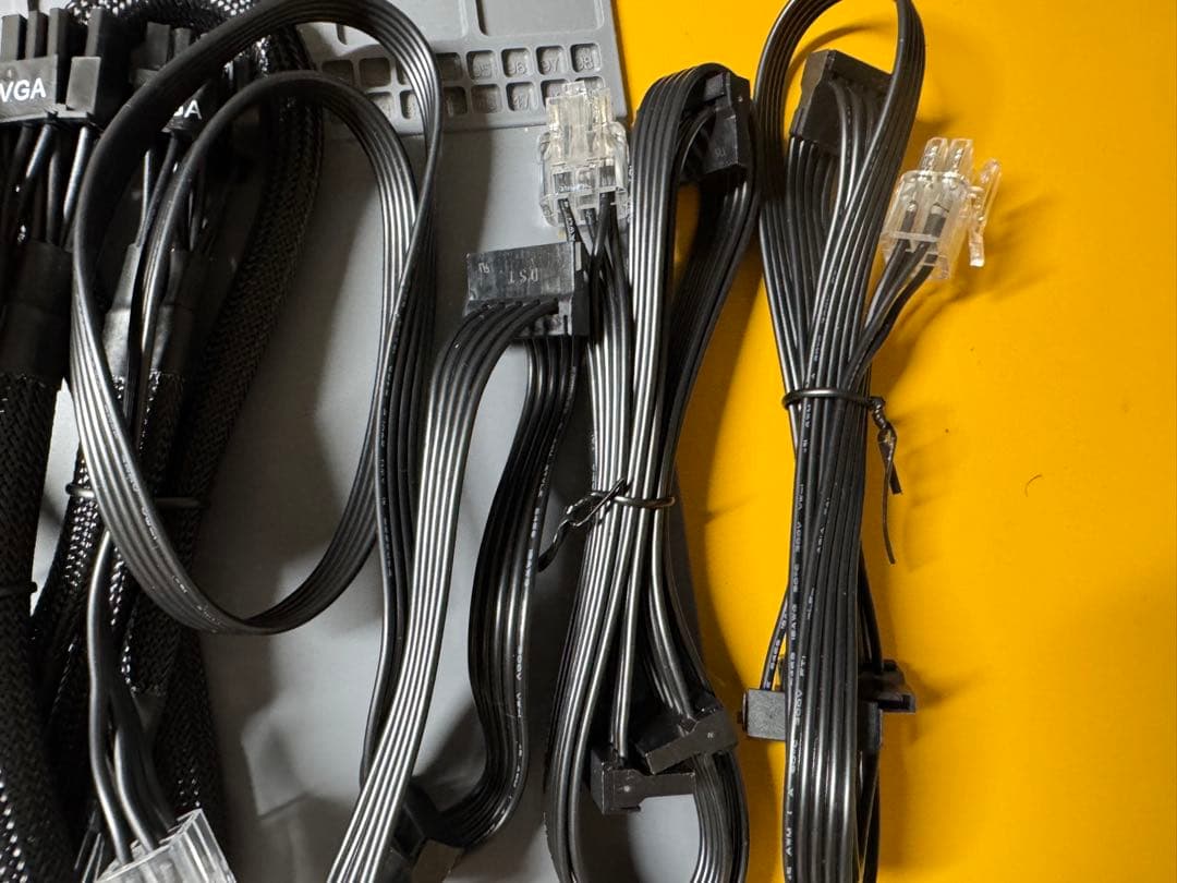 SUPER FLOWER LEADEX III ARGB 850W　電源ユニット