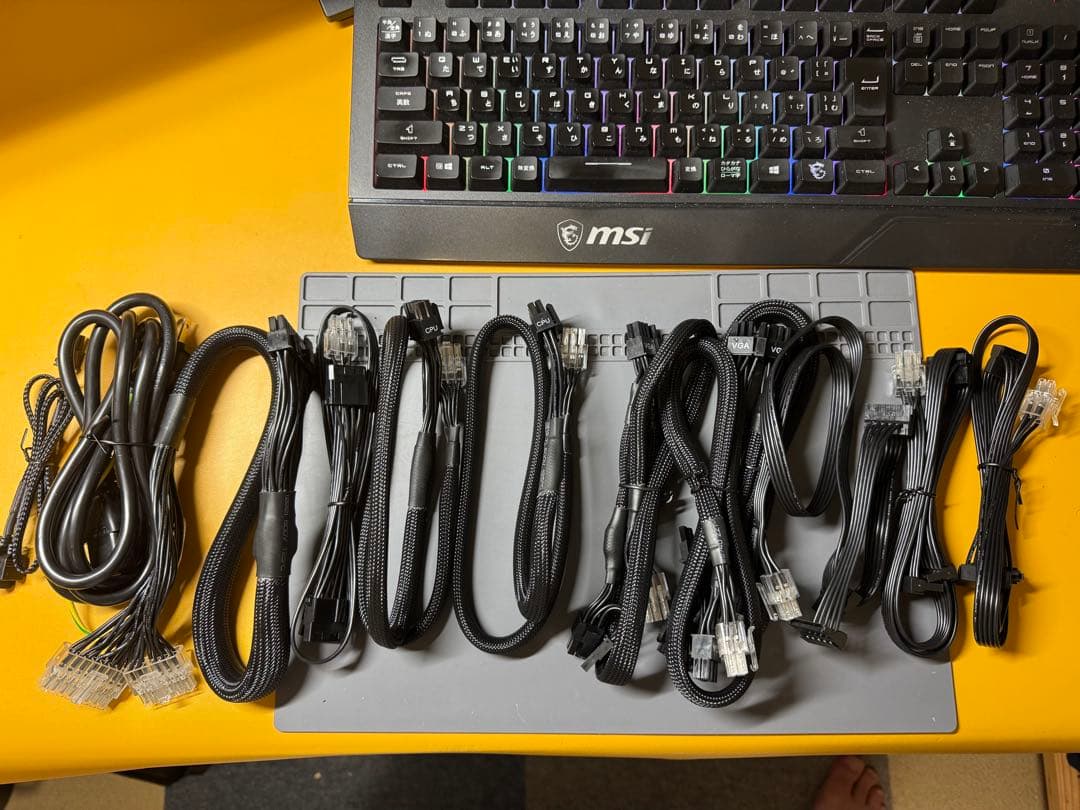 SUPER FLOWER LEADEX III ARGB 850W　電源ユニット