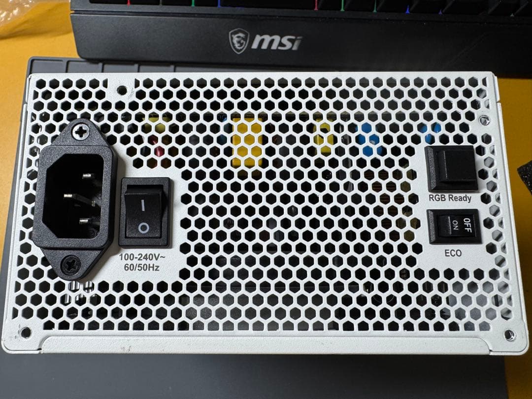 SUPER FLOWER LEADEX III ARGB 850W　電源ユニット