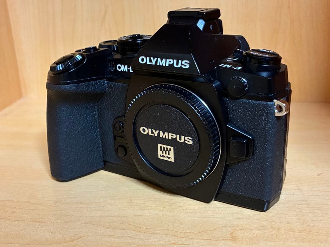 【美品】OLYMPUS OM-D E-M1ミラーレス一眼カメラ