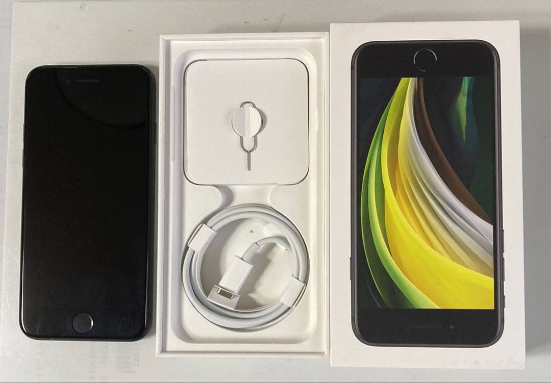 極美品 iPhone SE2 64GB SIMフリー