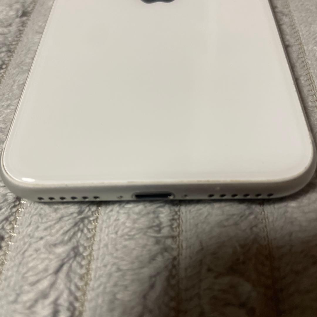 Apple iPhone SEホワイト 本体