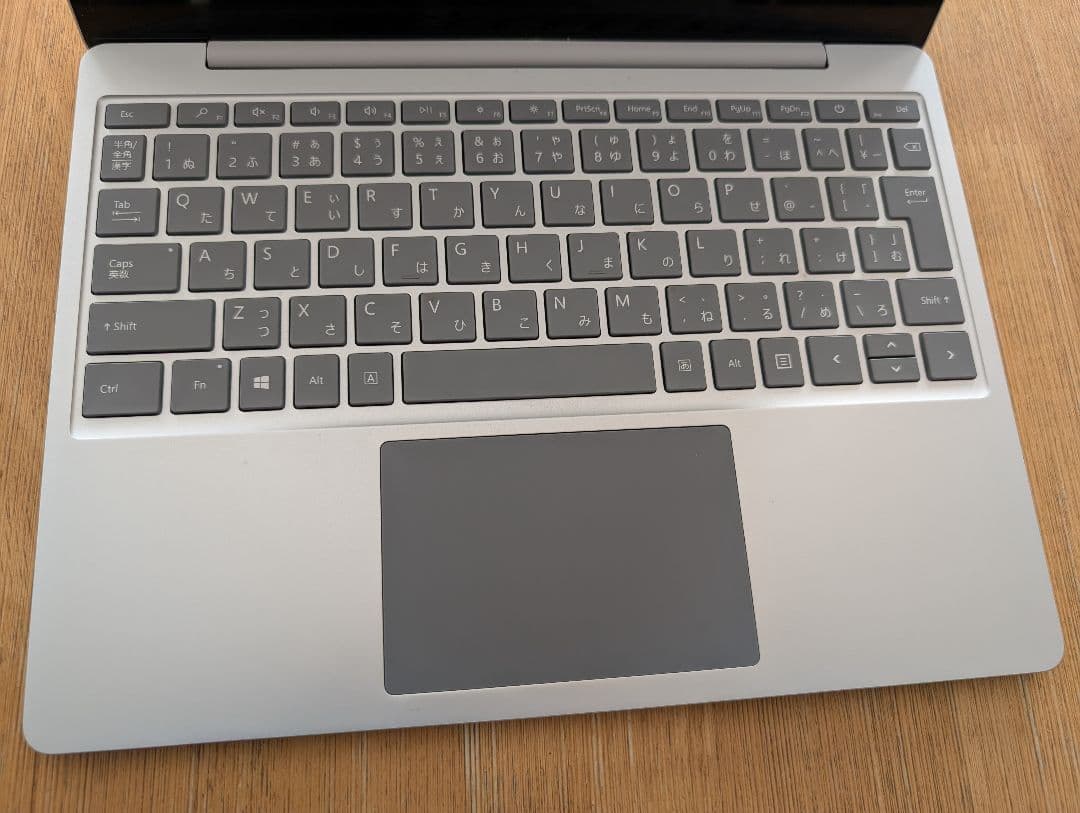 Surface Laptop Go 第一世代