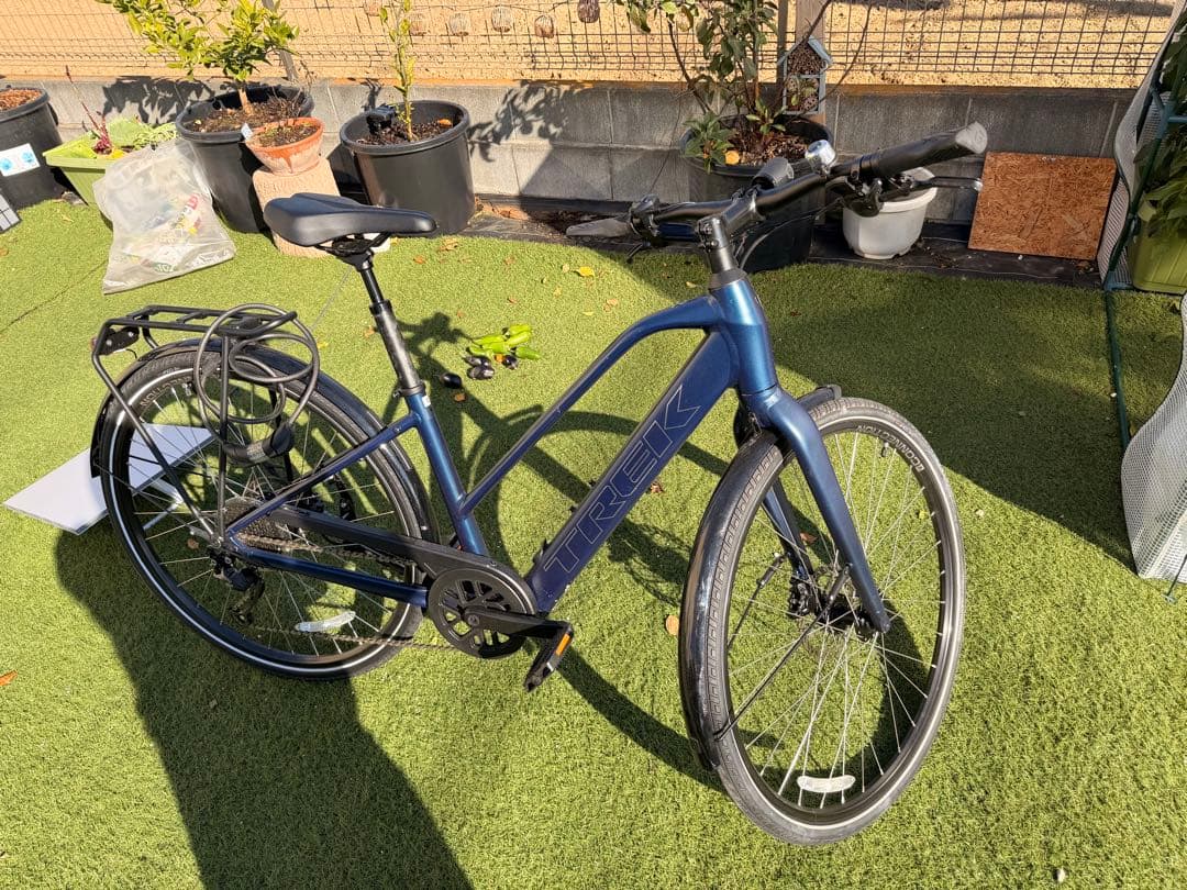 Trek 電動アシスト自転車 ダークブルー