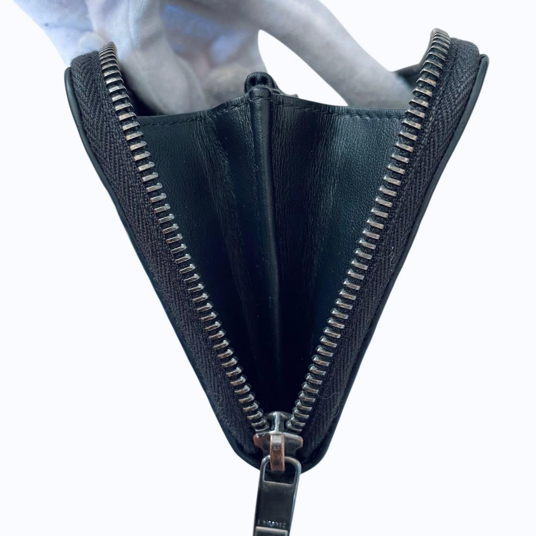 CHRISTIAN DIOR【美品】エンボス加工レザー ラウンドジップ 長財布