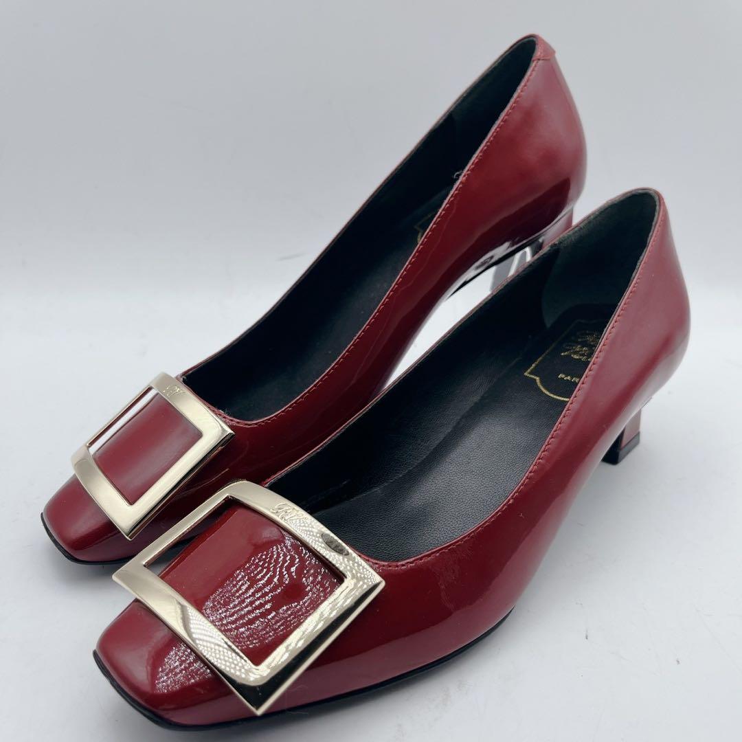 美品✨ロジェヴィヴィエ トランペット パテントレザー バックル 赤 35 22